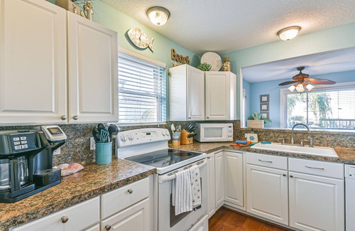 Jamaica Beach House | EXCELLENT fishing Kayaks 3/2.5 house on Main Canal