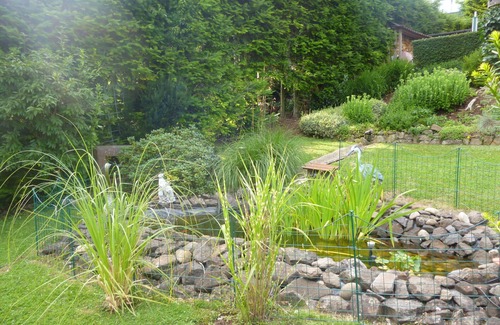 Betzenrod Apartment | Excellent hillside location with wonderful views. Pets Allowed. Family friend.