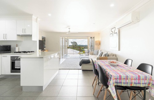 Paddington Apartment | Excellent location - 2 bed/2 bath/2 car