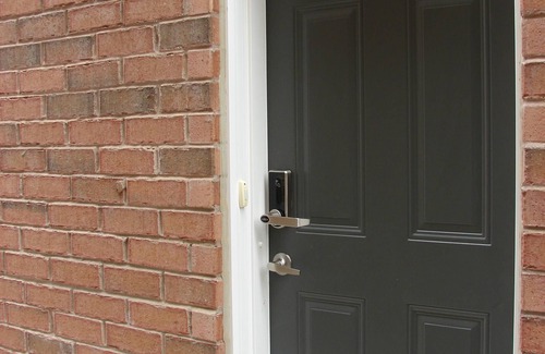 Brampton House | Excellent Location, Luxurious Apartment for Tourists and Bus. People