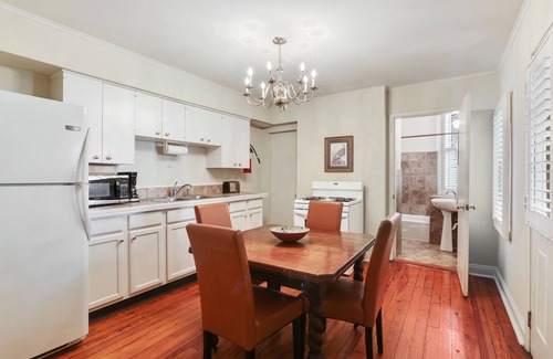 New Orleans Hotel | Excellent Location: 3 Blocks to Bourbon St. and the French Quarter attractions.