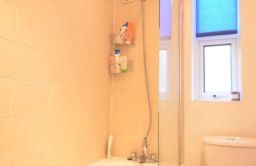 Herne Hill Apartment | Excellent Location with great transport link to central London