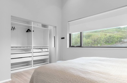 Saurbaer House | Excellent Modern House in Hvalfjordur