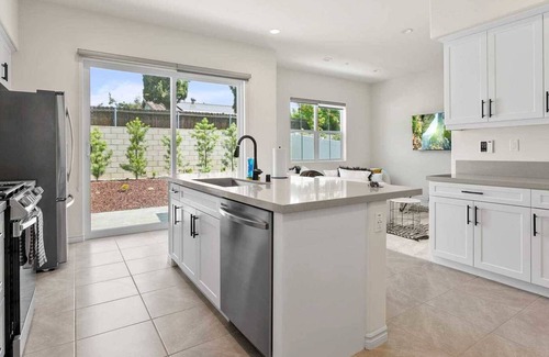 Charter Oak House | Excellent resort on E Wonder Ln