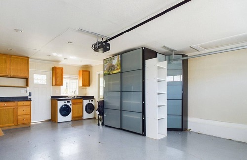 Shoreview House | Excellent San Mateo 3BR w/Patio & Backyard, nr Marina, by Blueground