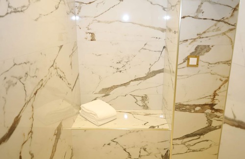 Villefranche-sur-Saone Apartment | Exceptional apartment with jacuzzi