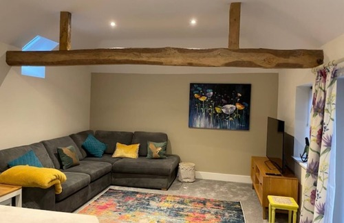 Carbrooke House | Exceptional 1-King Bed Modern Barn, central Norfolk, Sleeps 2+1