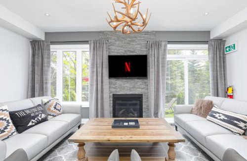 The Blue Mountains House | Exceptional 3 BDRM Townhome - 4 Seasons Rental
