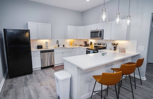 Historic Garderns House | Exceptional 5BR So Close to Riverwalk and Downtown
