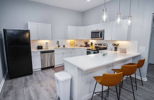Historic Garderns House | Exceptional 5BR So Close to Riverwalk and Downtown