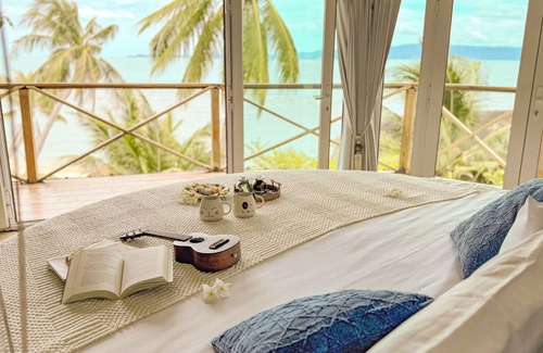 Haad Rin Resort | Exceptional Beachfront Villa - Jacuzzi - Full Service & Private Restaurant & Bar