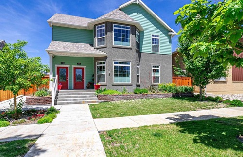 Grand Junction House | Exceptional Brand New Downtown Guesthouse 4 blks to mainstreet food brews shops