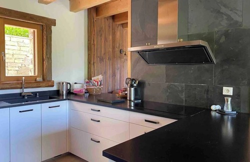 Huez-en-Oisans Ski Chalet | EXCEPTIONAL CHALET IN THE HAMLET OF HUEZ - SLEEPS 8