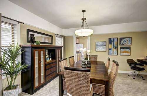 Downtown Sacramento Apartment | Exceptional charming spacious 2bedroom French colonial in desirable midtown area
