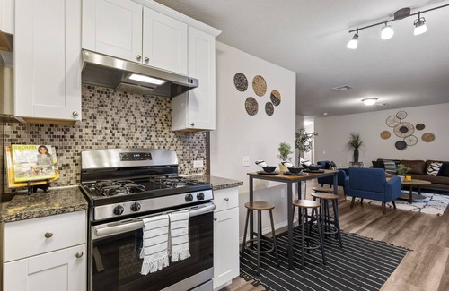 Southside House | Exceptional Escape! Fast WiFi & Fully Loaded