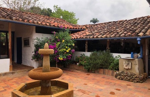 Barichara House | Exceptional House: Stylish, spacious, Central, Steps from Plaza and Restaurants