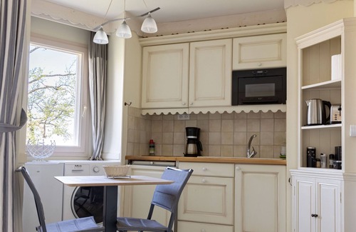 Duingt Apartment | Exceptional location for this cosy studio with terrace ON THE LAKE