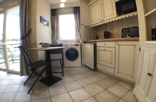 Duingt Apartment | Exceptional location for this cosy studio with terrace ON THE LAKE