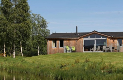 Perth House | Exceptional lodge in private woodland with luxury steam room