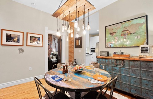 Whittier House | Exceptional modern Victorian, centrally located and close to Downtown
