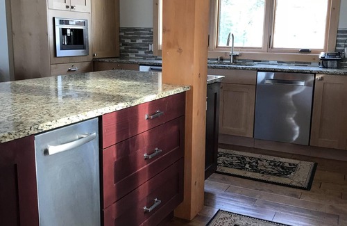 Golden House | Exceptional Ski-in/Walk-out Home - 4100 Sft