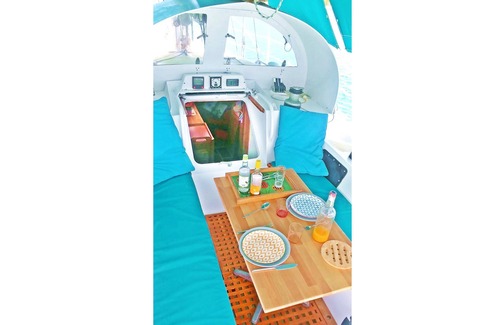 Tartane Boat Rental | Exceptional stay on a boat in Sainte-Anne