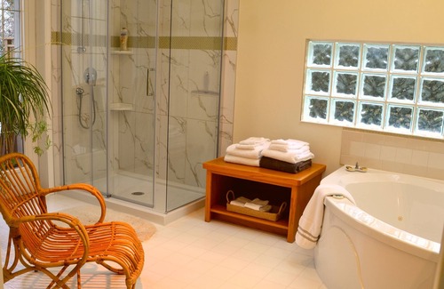 Salt Spring Island House | Exceptional Views of Gulf Islands, Active Pass and impresive Mount Baker Glacier