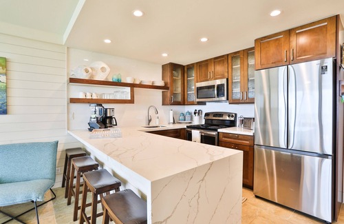 Kihei Condo | Exceptionally Remodeled Oceanfront, Sunsets, A/C, King bed Hale Kai O Kihei
