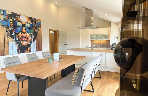 Seekirchen Markt Apartment | Exclusive 4-room penthouse apartment "FIVE", near Salzburg