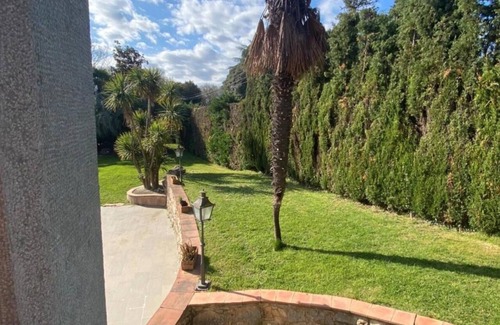 Palau Ski Chalet | Exclusiva Casa de Lujo con Piscinas y Amplio Jardín en Zona Tranquila