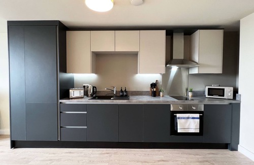 West Bromwich Apartment | Exclusive 1 Bedroom with Study and Parking