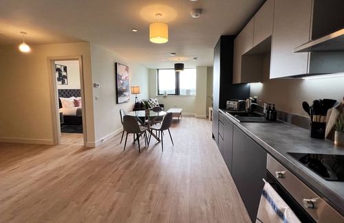 West Bromwich Apartment | Exclusive 1 Bedroom with Study and Parking