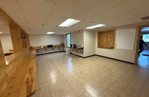 Janesville Cabin | Exclusive 10,000sqft Lodge On Private Resort