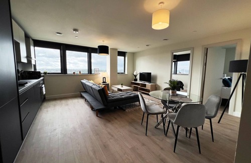 West Bromwich Apartment | Exclusive 2 Bedrooms Apartments with Parking Spot