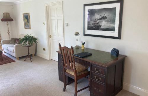 Hellidon Apartment | Exclusive 2 Bedroom Apartment with Summer House and Hot Tub