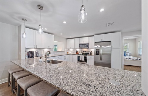 Sarasota House | Exclusive 2-Home Getaway w/Heated Pool - 6BR/4BA – Quiet Comfort Near the Beach
