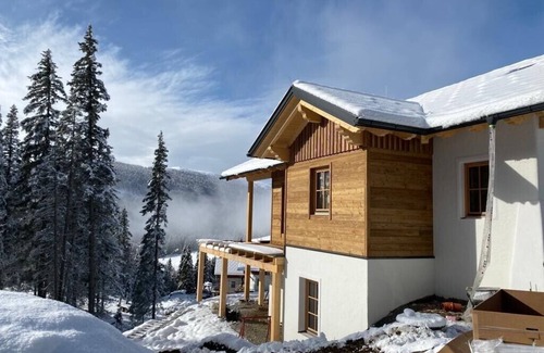 Lachtal Ski Chalet | Exclusive 200 m² Luxury Chalet with Whirlpool & Sauna – Pure Relaxation