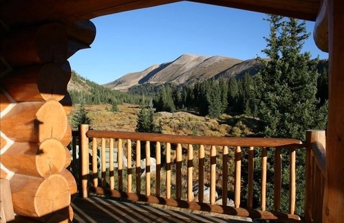 Valley of the Sun Cabin | Exclusive 23-Acre Rocky Mtn. Retreat - Featured in a Music Video! Unforgettable