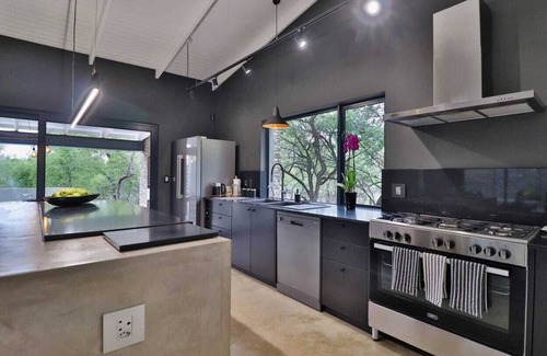 Marloth Park Villa | Exclusive 3-bedroom vacation home bordering Kruger National Park