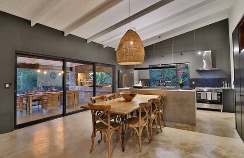 Marloth Park Villa | Exclusive 3-bedroom vacation home bordering Kruger National Park