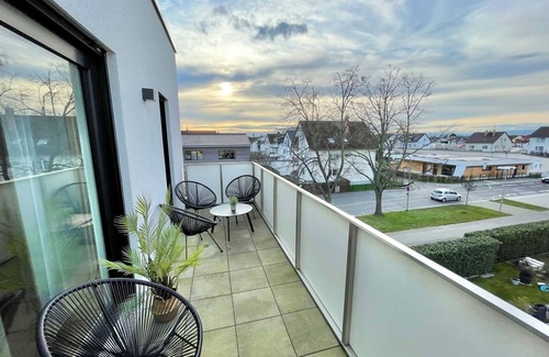 Hochheim am Main Apartment | Exclusive 3-room luxury maisonette apartment, near FFM airport/Wiesbaden/Mainz