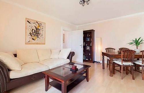 Josephsplatz Apartment | * Exclusive 3-room apartment in a prime location in Maxvorstadt, directly on the U2 line *