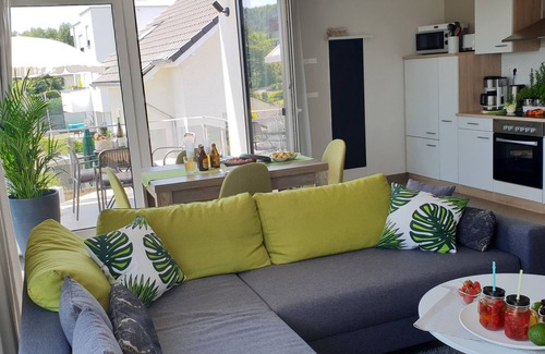 Schwemlingen Apartment | Exclusive 5-star apartment with fantastic panoramic views over the Saar valley .