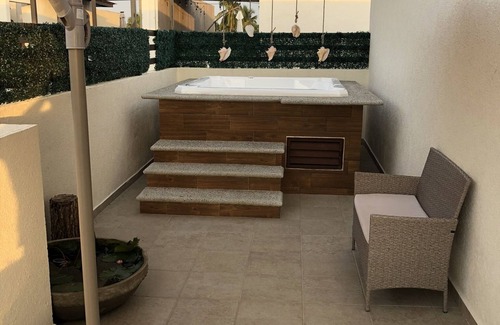 La Poza Apartment | Exclusive Apartment w/Private Roof Garden, Acapulco Diamante