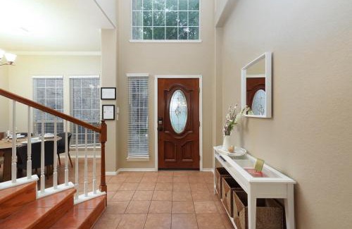 Vance Jackson House | Exclusive and modern