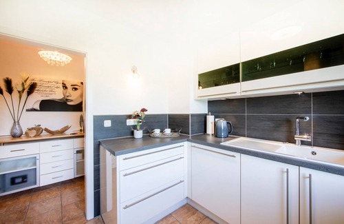Gemunden Apartment | Exclusive and stylish! 5 *Apartment on the banks of the Maar basin with a view of the Maar