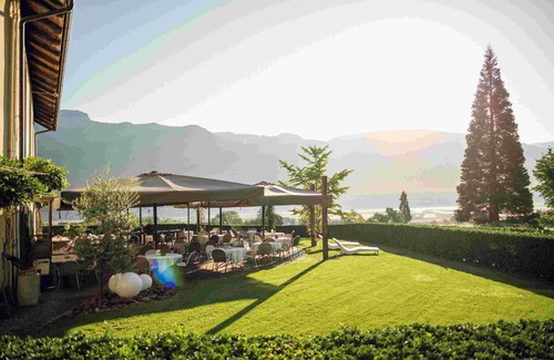 Lana Apartment | Exclusive apartment at the Brandis estate