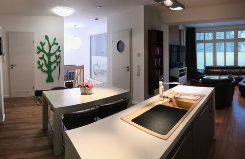 Warnemuende Apartment | Exclusive apartment in Warnemünde, 150m to the beach, 2 bathrooms, 2 bedrooms, sauna, WLAN and much more.