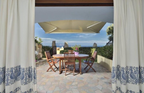 Luddui Apartment | Exclusive apartment in front of the Isuledda beach - Wi-Fi - Sea view