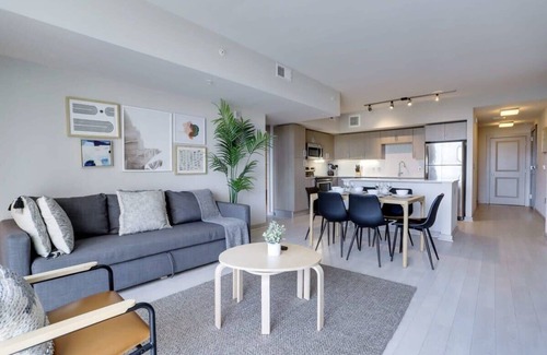 Crystal City Apartment | Exclusive Apartment W Prime Location @Crystal City